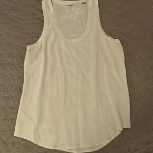 Equipment women’s sleeveless top scoopneck size large.silk color blush pink